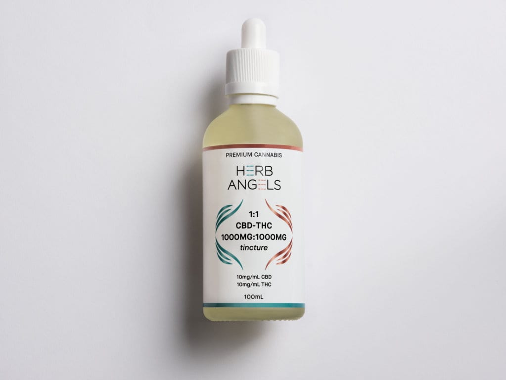 Blend_CBDTHC_100mL-Bottles-Full-Size-PSD_20200816_13-44-47